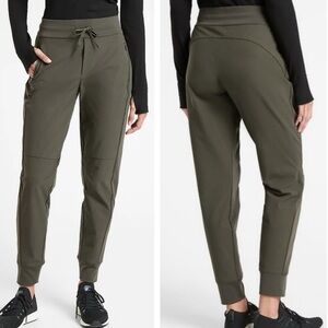Athleta Headlands Hybrid Trek joggers mountain olive-  sz 6P Activewear